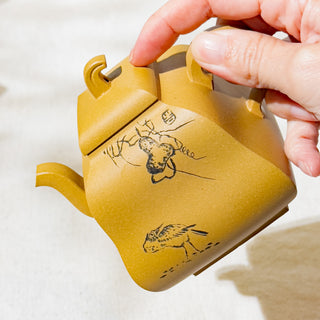 Yixing Teapot #12 Duan Ni 250ml 張永欣 國家工藝美術師本人持壺照片及證書